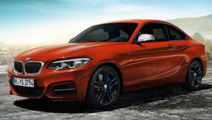 輸入車クーペ　BMW2シリーズ