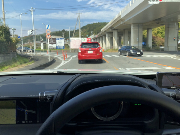 レクサスLCの運転感覚は？