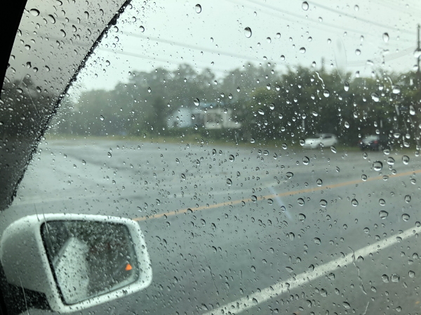 台風の中の山中湖　GLE