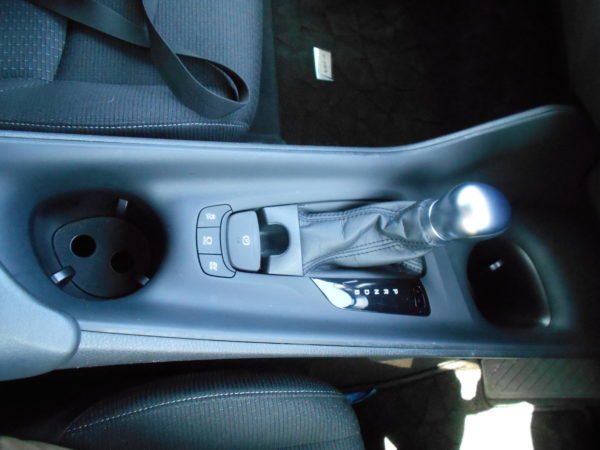 C Hrの内装や荷室の広さ 収納の使い勝手は 実車を使って内装と荷室の寸法を計測してみました 夢あるカーライフ 夢カー C Hrの内装や荷室の広さ 収納の使い勝手は 実車を使って内装と荷室の寸法を計測してみました 夢あるカーライフ 夢カー