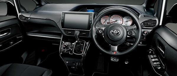 ヴォクシーのZS GR スポーツのインパネ