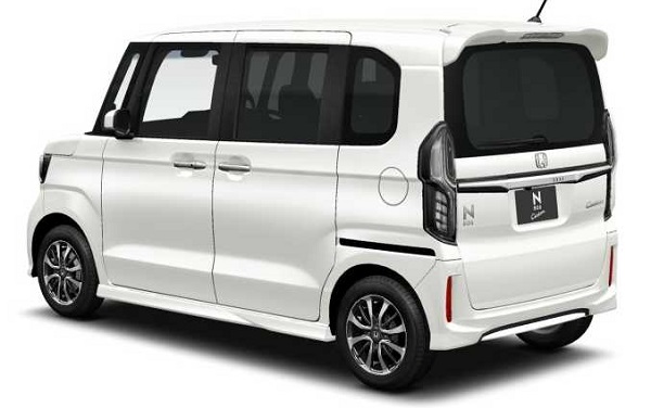NBOXカスタムGLのリアビュー