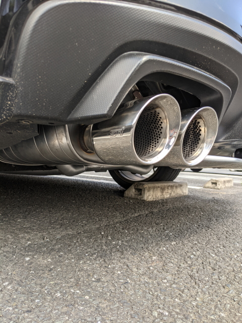  WRX S4のマフラー