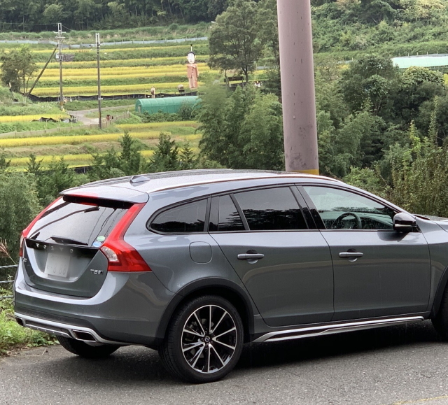 ボルボ V60クロスカントリー